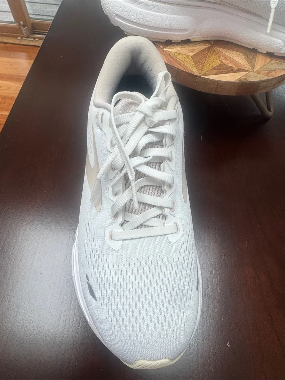 Size 9.5B Brooks Ghost 15 Snow White W Comfort Casual Running Cushioned Gym
